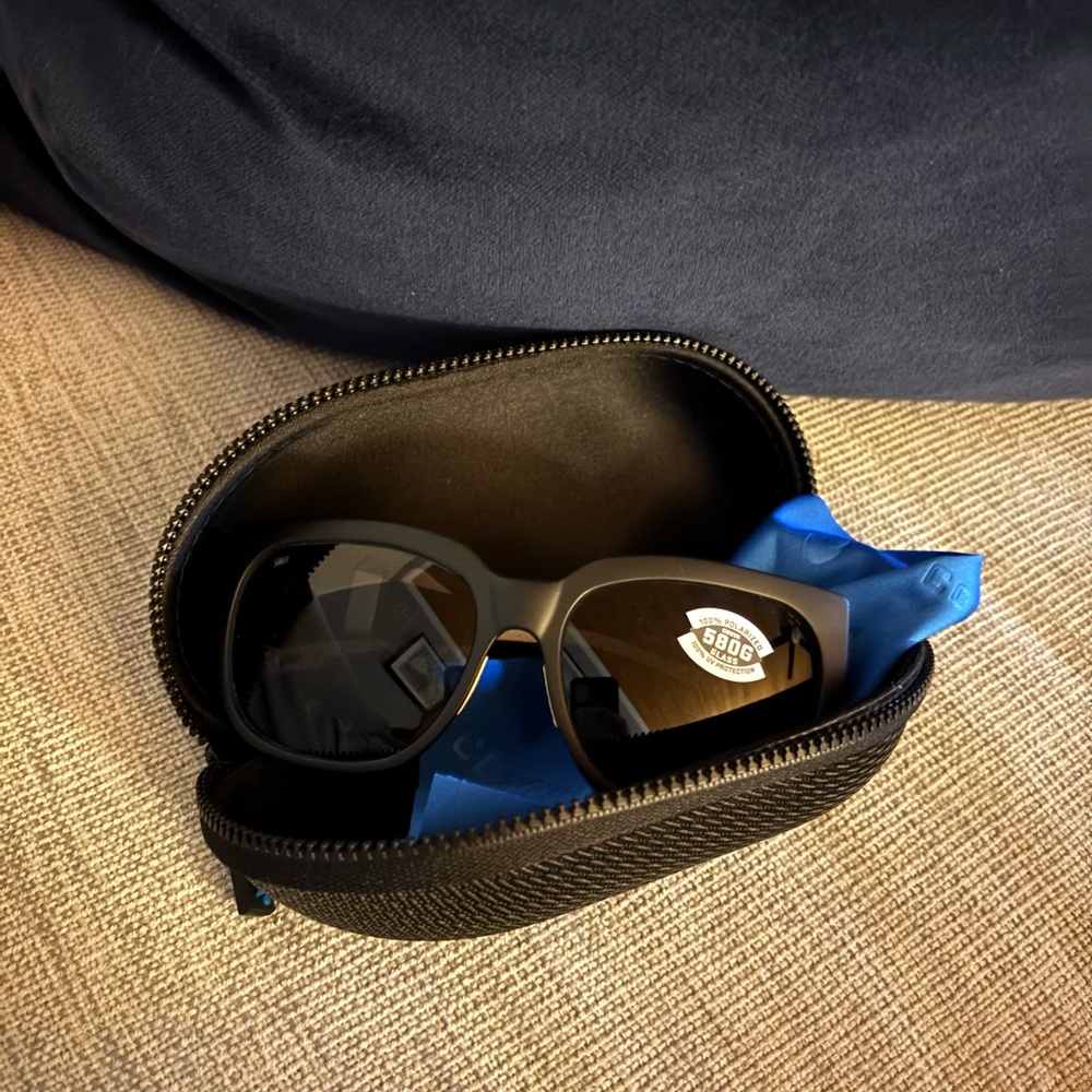 nwt women’s costa sunglasses